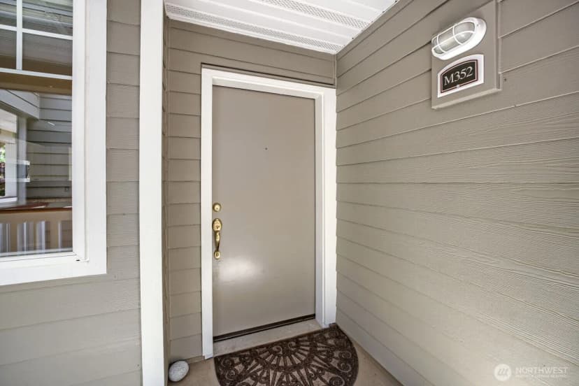 Property photo for 18501 Se Newport Way #m352, Issaquah photo 4