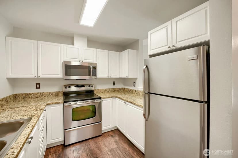 Property photo for 18501 Se Newport Way #m352, Issaquah photo 8
