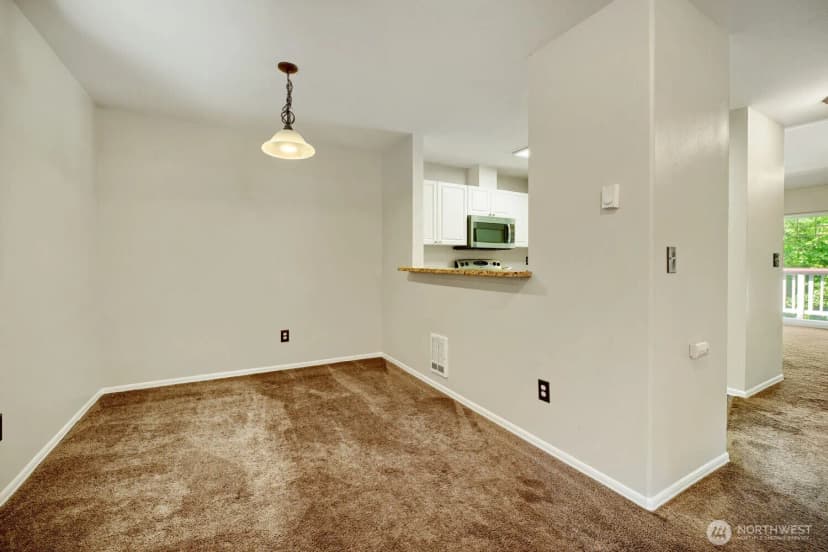 Property photo for 18501 Se Newport Way #m352, Issaquah photo 3