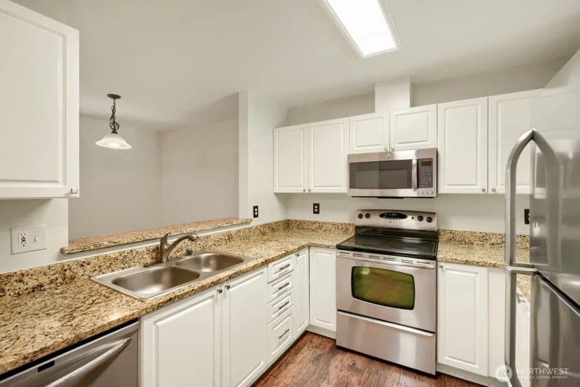 Property photo for 18501 Se Newport Way #m352, Issaquah photo 7