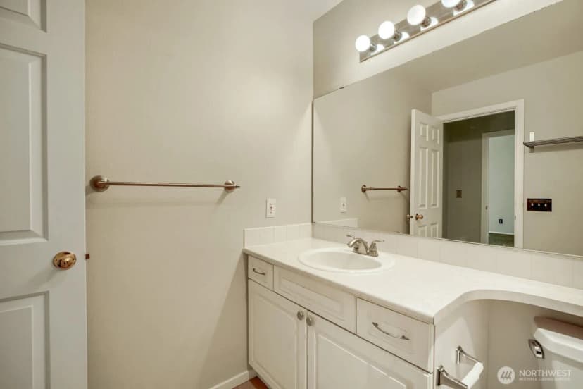 Property photo for 18501 Se Newport Way #m352, Issaquah photo 12