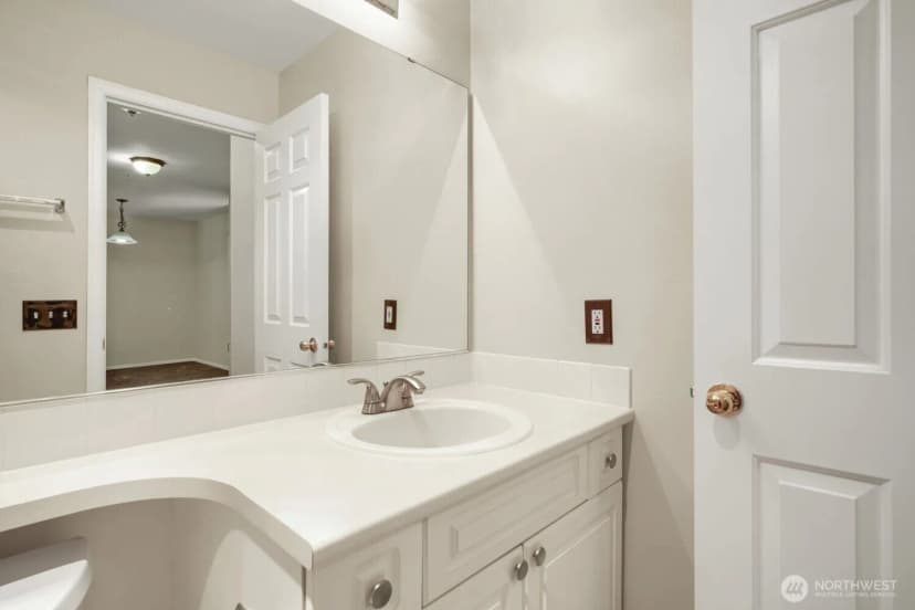 Property photo for 18501 Se Newport Way #m352, Issaquah photo 15