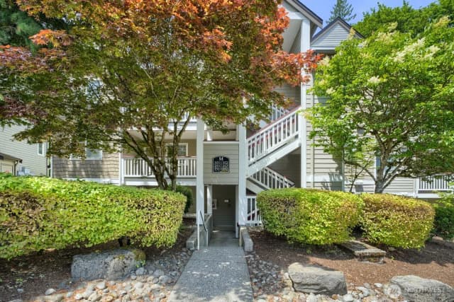 Property photo for 18501 Se Newport Way #m352, Issaquah