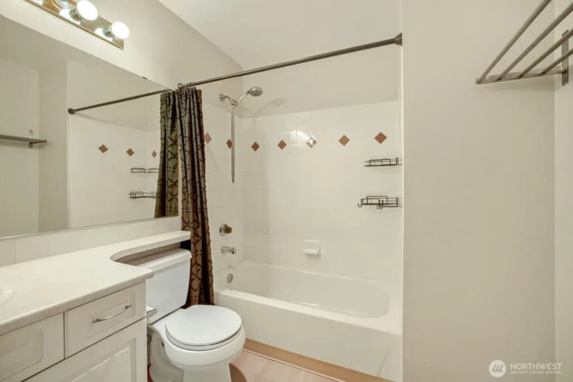Property photo for 18501 Se Newport Way #m352, Issaquah photo 11