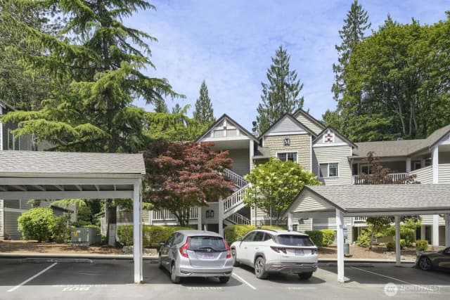 Property photo for 18501 Se Newport Way #m352, Issaquah photo 2