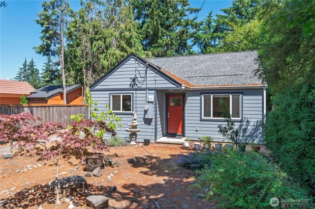 Property photo for 9111 Newgrove Avenue Sw, Lakewood