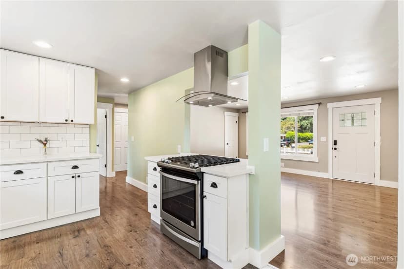 Property photo for 11510 Military Road Sw, Lakewood photo 10