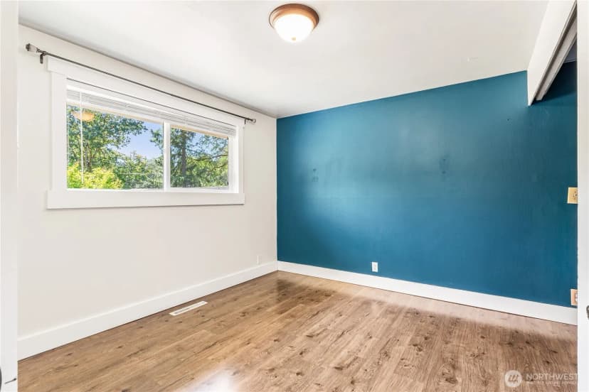 Property photo for 11510 Military Road Sw, Lakewood photo 14