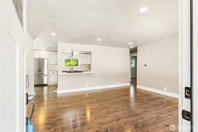 Property photo for 11510 Military Road Sw, Lakewood photo 2