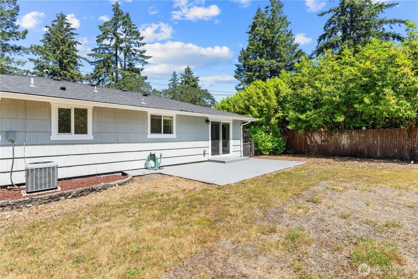Property photo for 11510 Military Road Sw, Lakewood photo 20