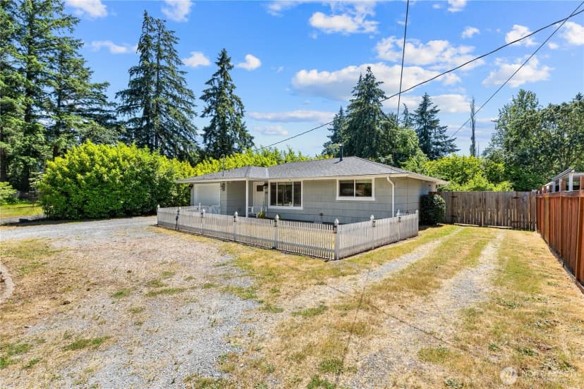 Property photo for 11510 Military Road Sw, Lakewood photo 21