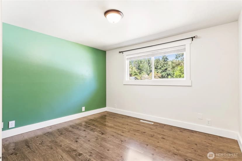 Property photo for 11510 Military Road Sw, Lakewood photo 17
