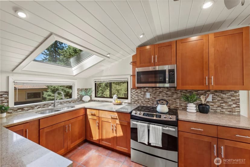 Property photo for 510 N 138th Street, Seattle photo 11