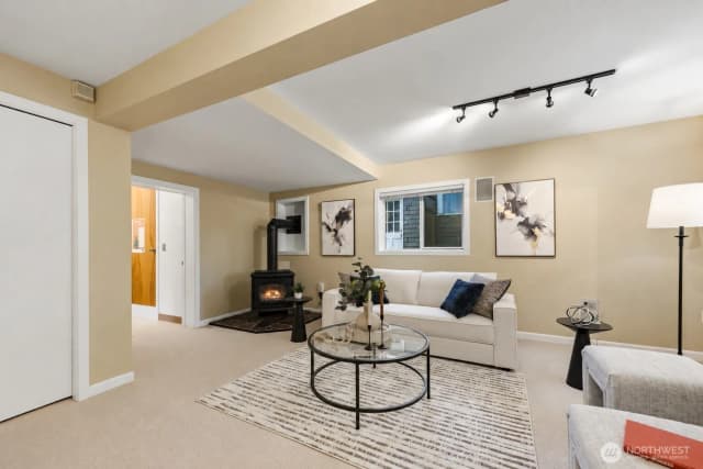 Property photo for 510 N 138th Street, Seattle photo 4