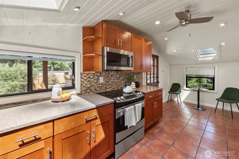 Property photo for 510 N 138th Street, Seattle photo 13
