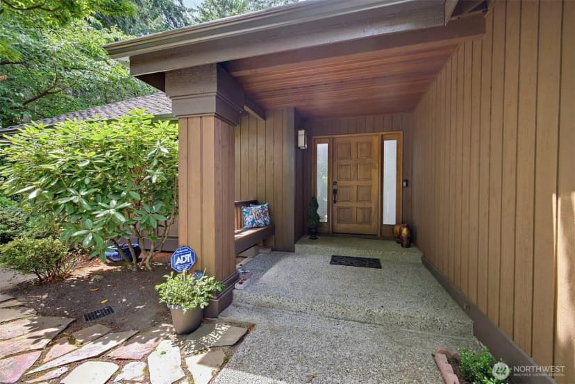 Property photo for 16653 157th Avenue Se, Renton photo 3