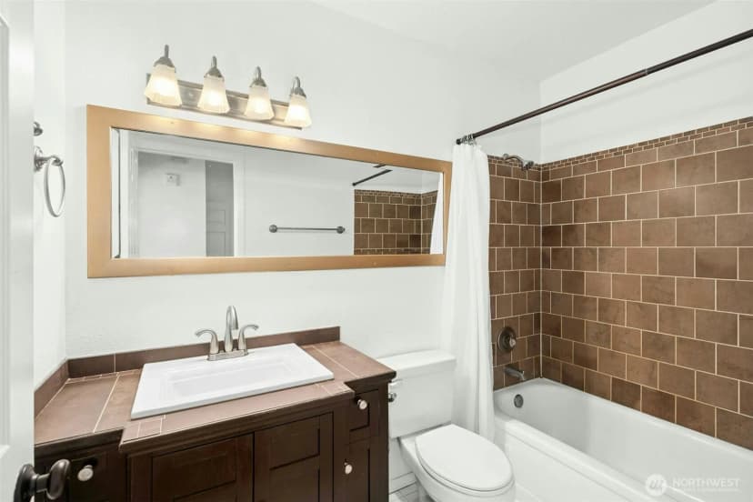 Property photo for 5844 Ne 75th Street #a302, Seattle photo 18