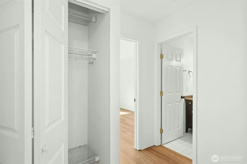 Property photo for 5844 Ne 75th Street #a302, Seattle photo 19