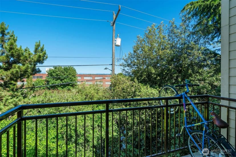 Property photo for 5844 Ne 75th Street #a302, Seattle photo 7
