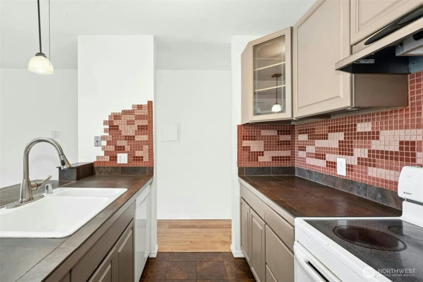 Property photo for 5844 Ne 75th Street #a302, Seattle photo 13