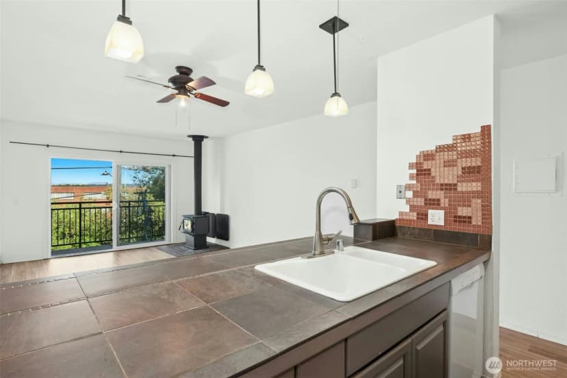 Property photo for 5844 Ne 75th Street #a302, Seattle photo 14