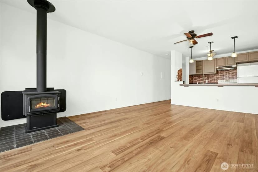 Property photo for 5844 Ne 75th Street #a302, Seattle photo 8