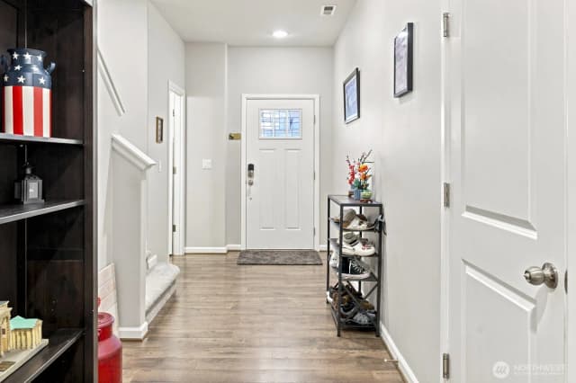 Property photo for 8825 Corona Ct Court Ne, Lacey photo 5