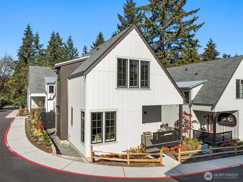 Property photo for 2218 Ne 125th Street, Seattle photo 5