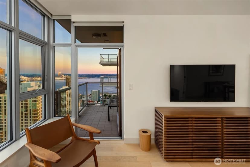 Property photo for 588 Bell Street #3704s, Seattle photo 7