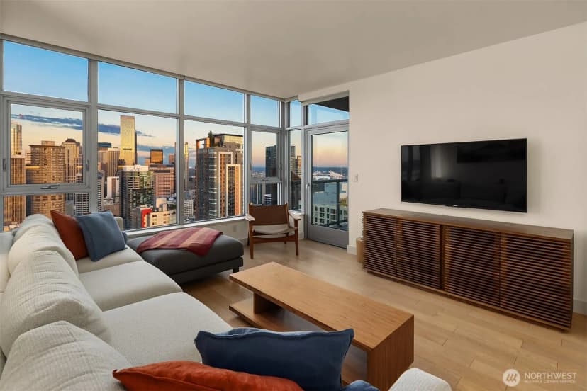 Property photo for 588 Bell Street #3704s, Seattle photo 8