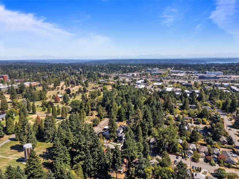 Property photo for 10736 Interlake Avenue N, Seattle photo 16