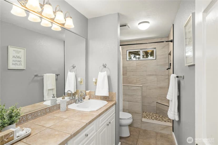 Property photo for 2505 211th Avenue E, Lake Tapps photo 19