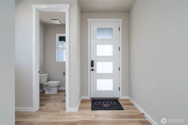 Property photo for 2455 Sw Ridgeway Drive, Oak Harbor photo 4