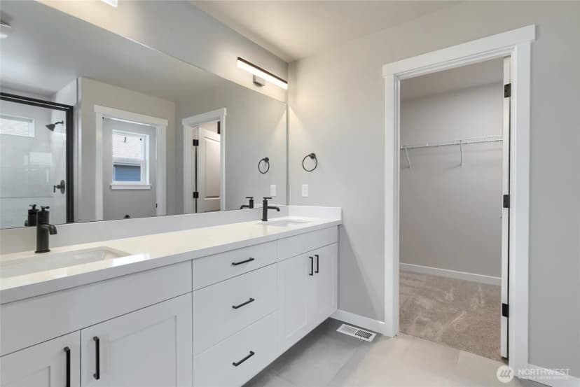 Property photo for 2455 Sw Ridgeway Drive, Oak Harbor photo 8