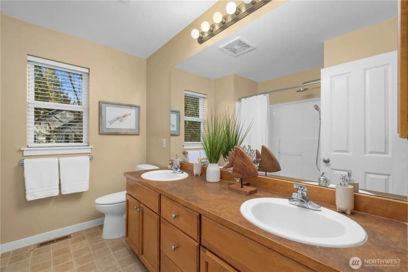 Property photo for 11727 165th Place Ne, Redmond photo 28