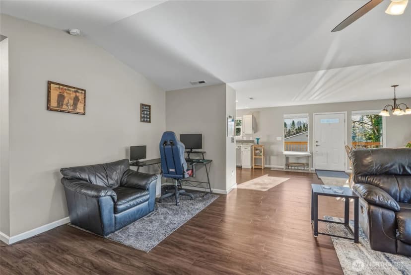 Property photo for 800 N 23rd, Kelso photo 11