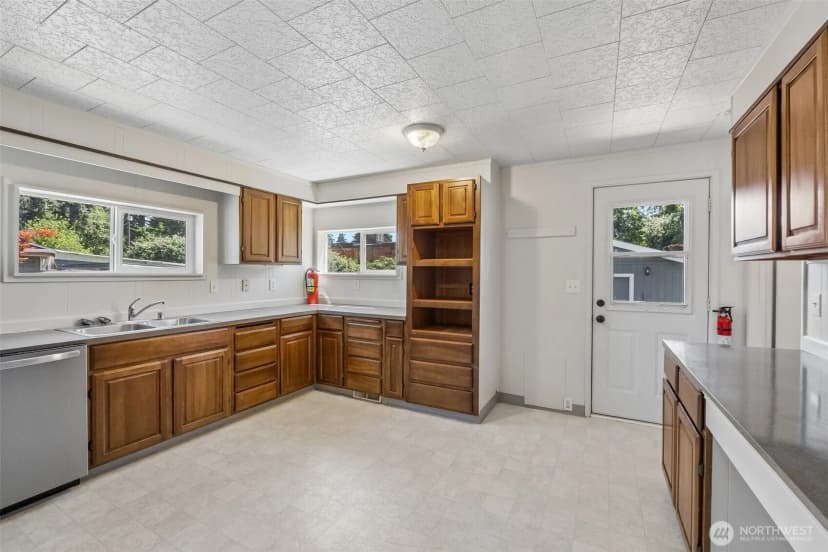 Property photo for 816 4th Street Se, Auburn photo 6