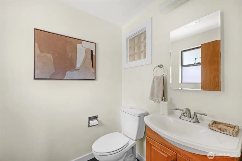 Property photo for 12521 2nd Avenue Ne, Seattle photo 17