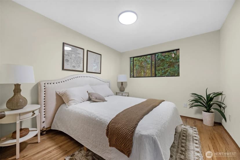 Property photo for 12521 2nd Avenue Ne, Seattle photo 19