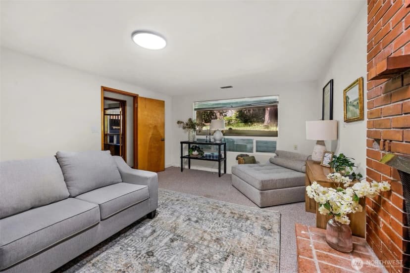 Property photo for 12521 2nd Avenue Ne, Seattle photo 22
