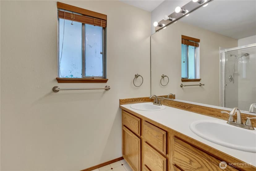 Property photo for 21211 95th S, Kent photo 21