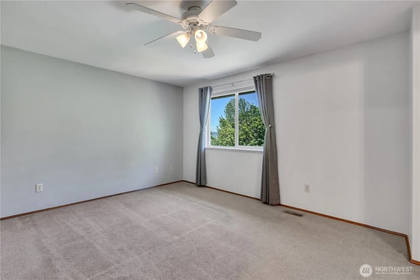 Property photo for 21211 95th S, Kent photo 18
