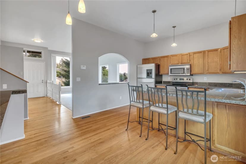 Property photo for 21211 95th S, Kent photo 8