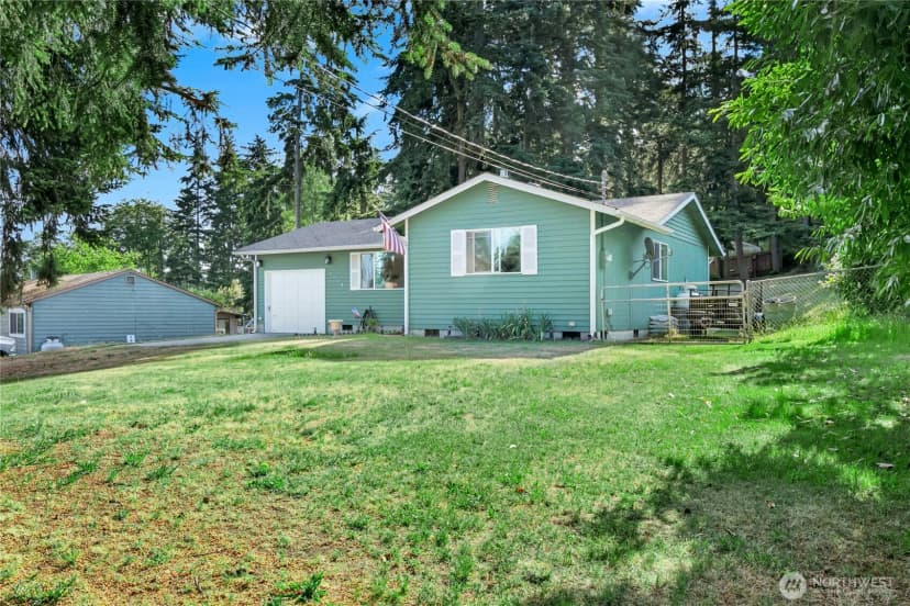 Property photo for 3128 Summit Boulevard, Oak Harbor photo 2