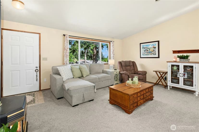 Property photo for 3128 Summit Boulevard, Oak Harbor photo 8