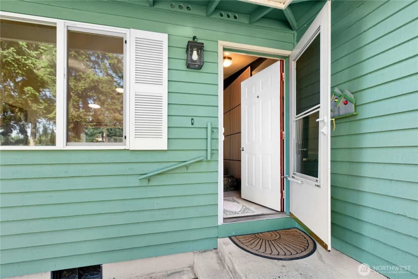 Property photo for 3128 Summit Boulevard, Oak Harbor photo 5