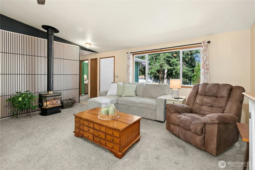 Property photo for 3128 Summit Boulevard, Oak Harbor photo 7
