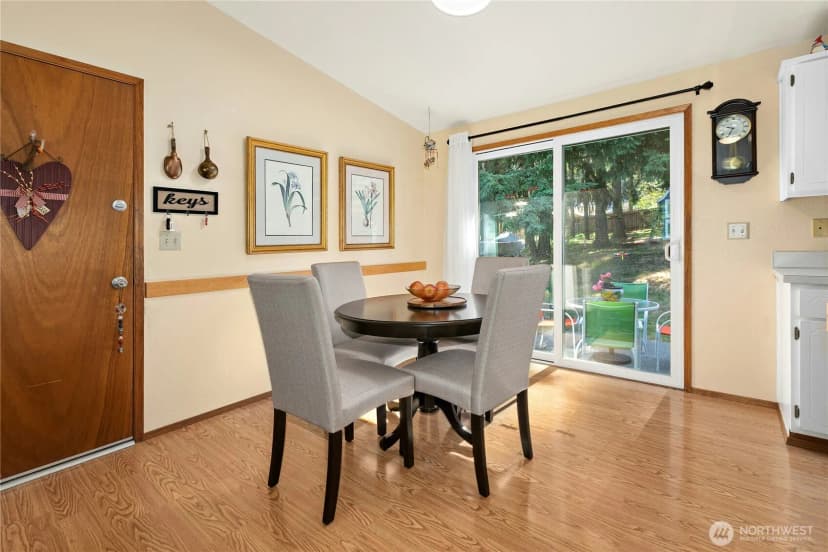 Property photo for 3128 Summit Boulevard, Oak Harbor photo 9