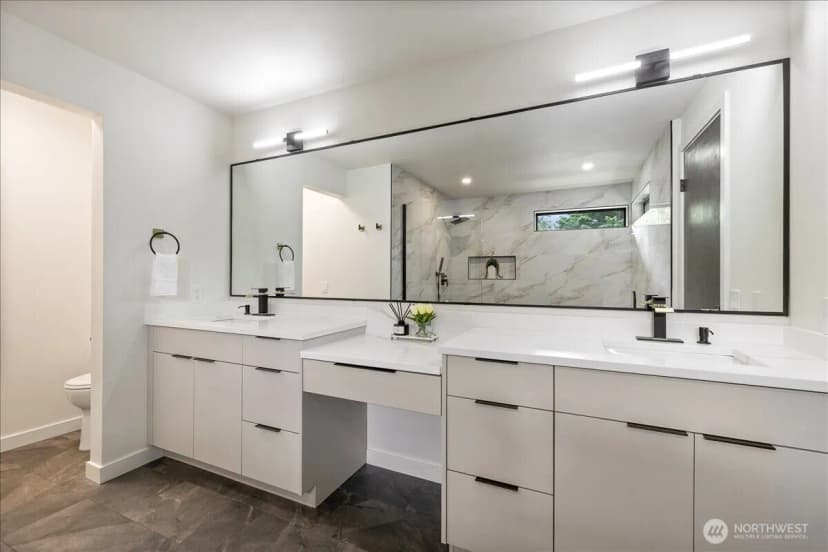 Property photo for 2700 234th Street Sw, Brier photo 31