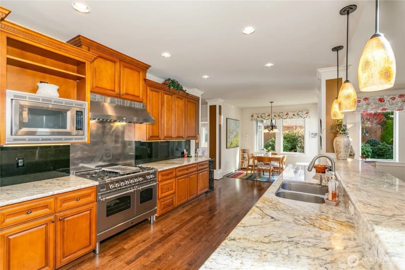 Property photo for 1028 10th Street, Mukilteo photo 5